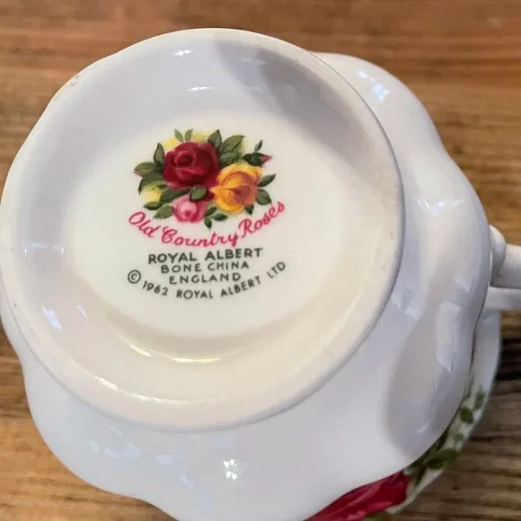 Royal Albert - Old Country Roses - Tea cup - Picture 3 of 3